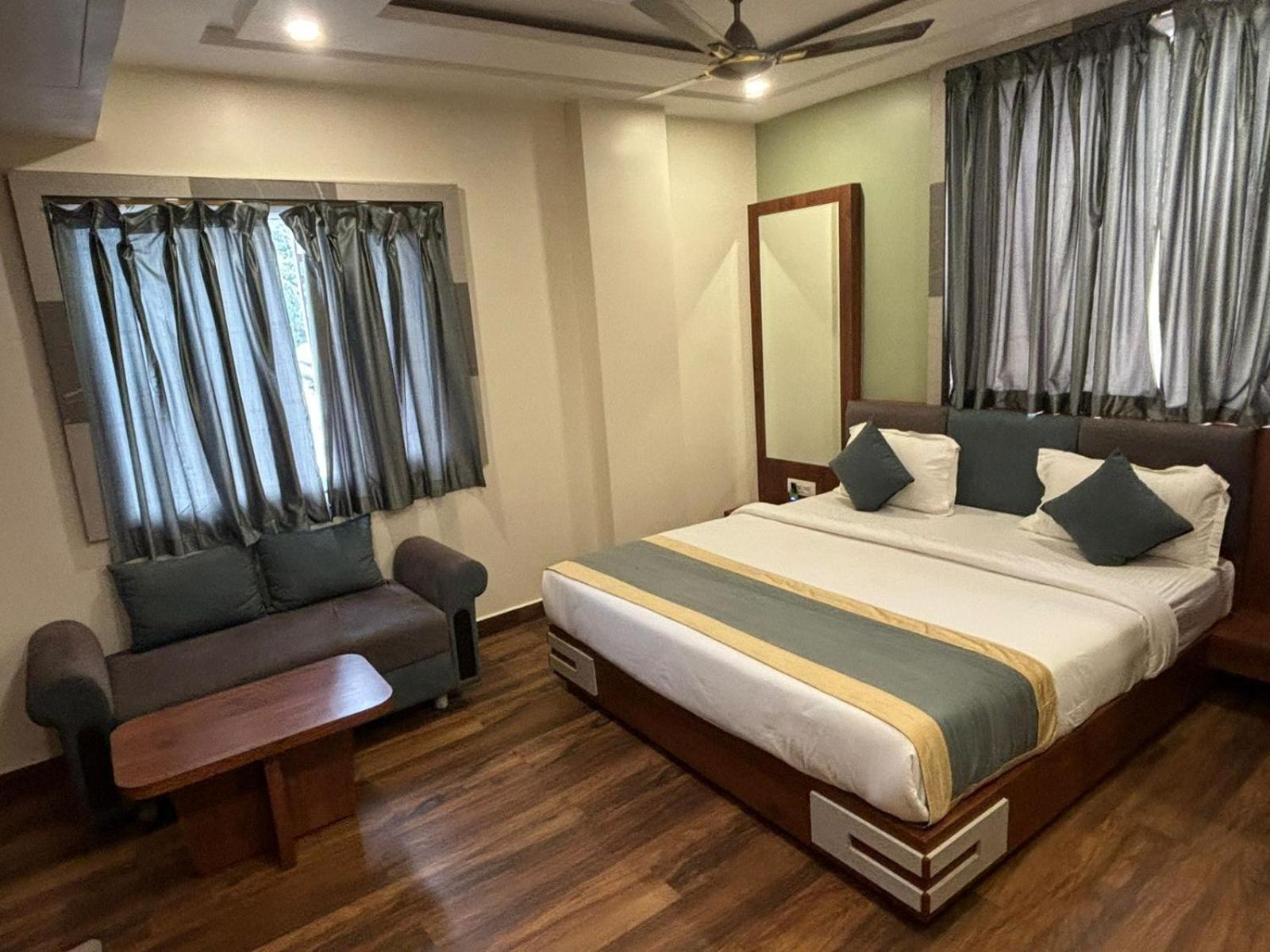 Hotel Omkareshwar Inn Deoghar Exterior foto