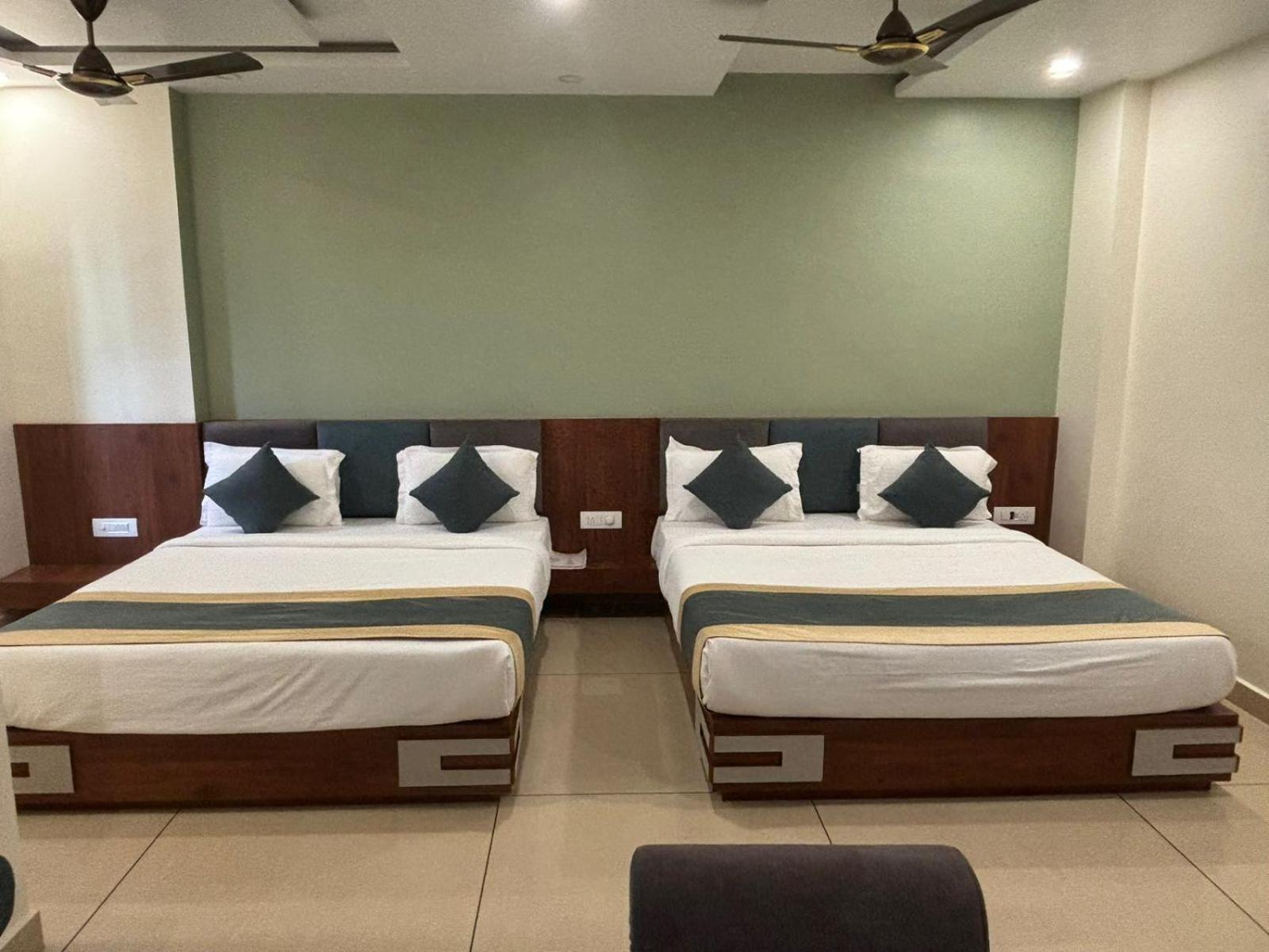 Hotel Omkareshwar Inn Deoghar Exterior foto