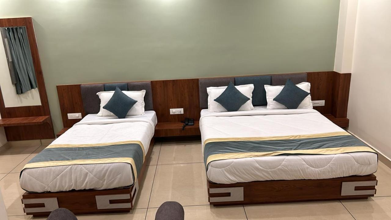 Hotel Omkareshwar Inn Deoghar Exterior foto