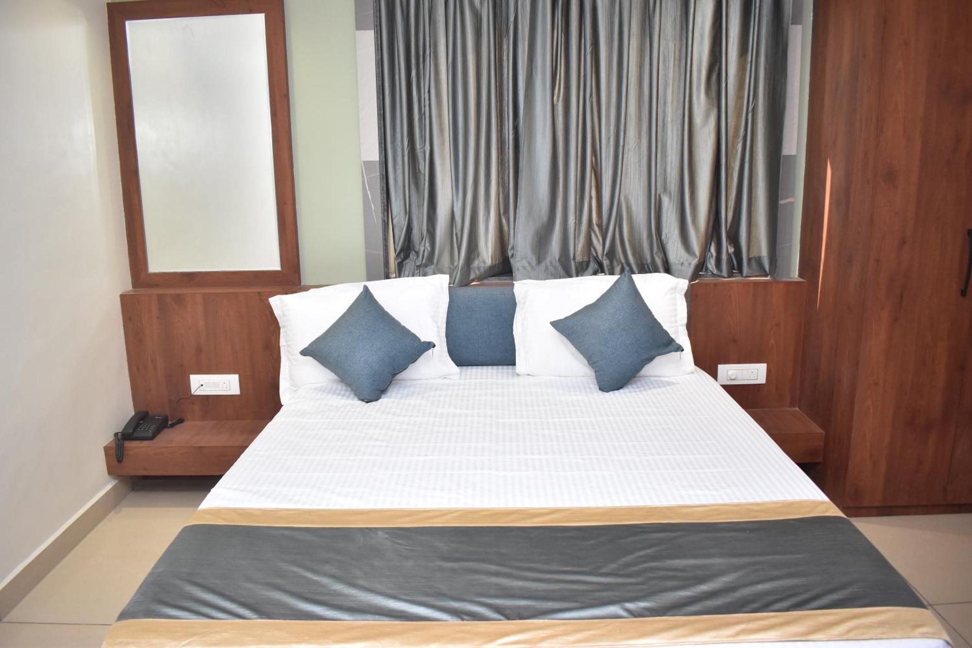 Hotel Omkareshwar Inn Deoghar Exterior foto